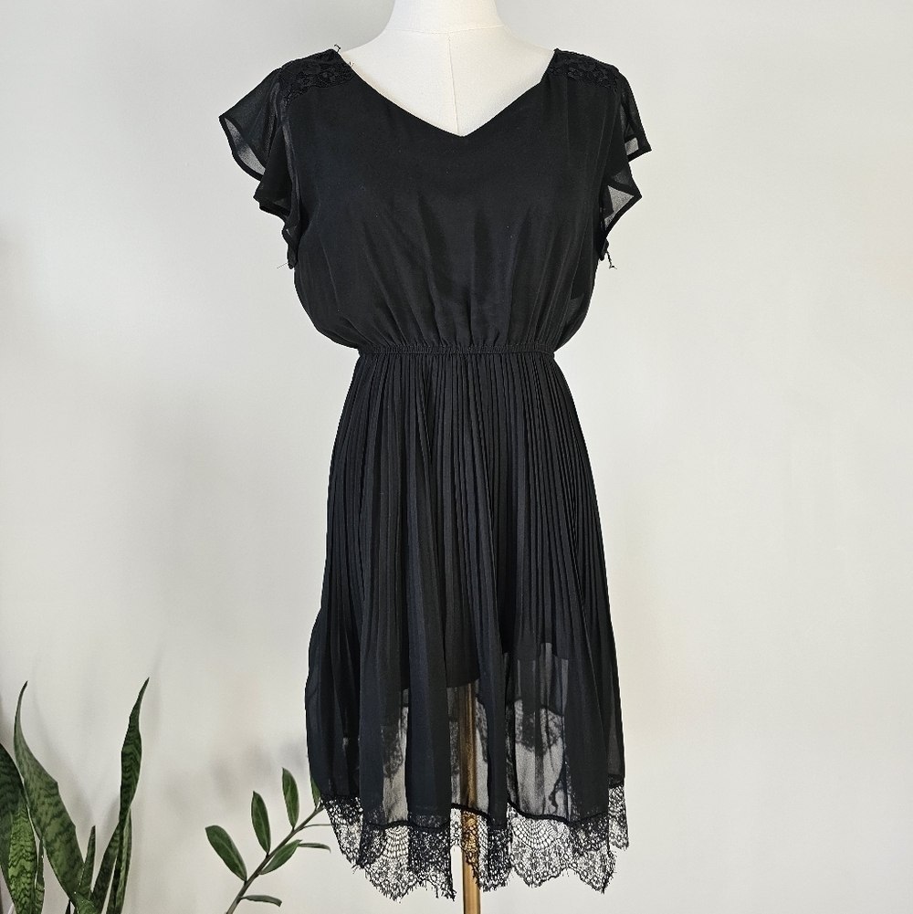 SM Wardrobe M/L black pleated midi dress